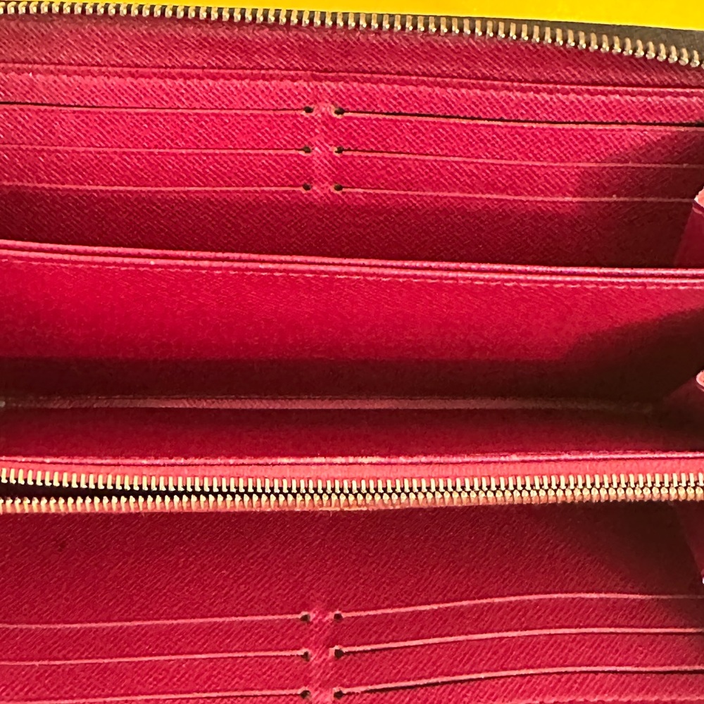 Louis Vuitton Classic Monogram Zipper Wallet Red interior - Picture 12 of 15